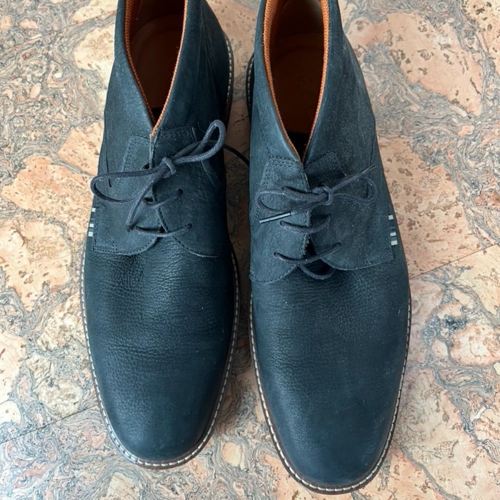 brand new Ecco men's black chukka boots